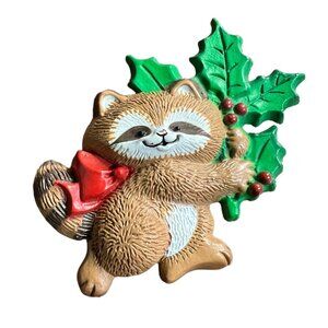 Hallmark Raccoon Pin Holly Holiday Christmas Collectable Lapel Brooch 1986‎